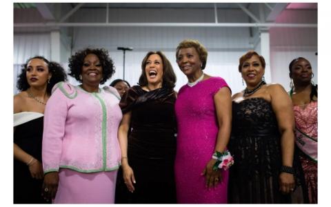 Kamala Harris and her Alpha Kappa Alpha sisters at their Annual Pink Ice Gala in Columbia, South Carolina in 2019. ELIJAH NOUVELAGE—BLOOMBERG/GETTY IMAGES